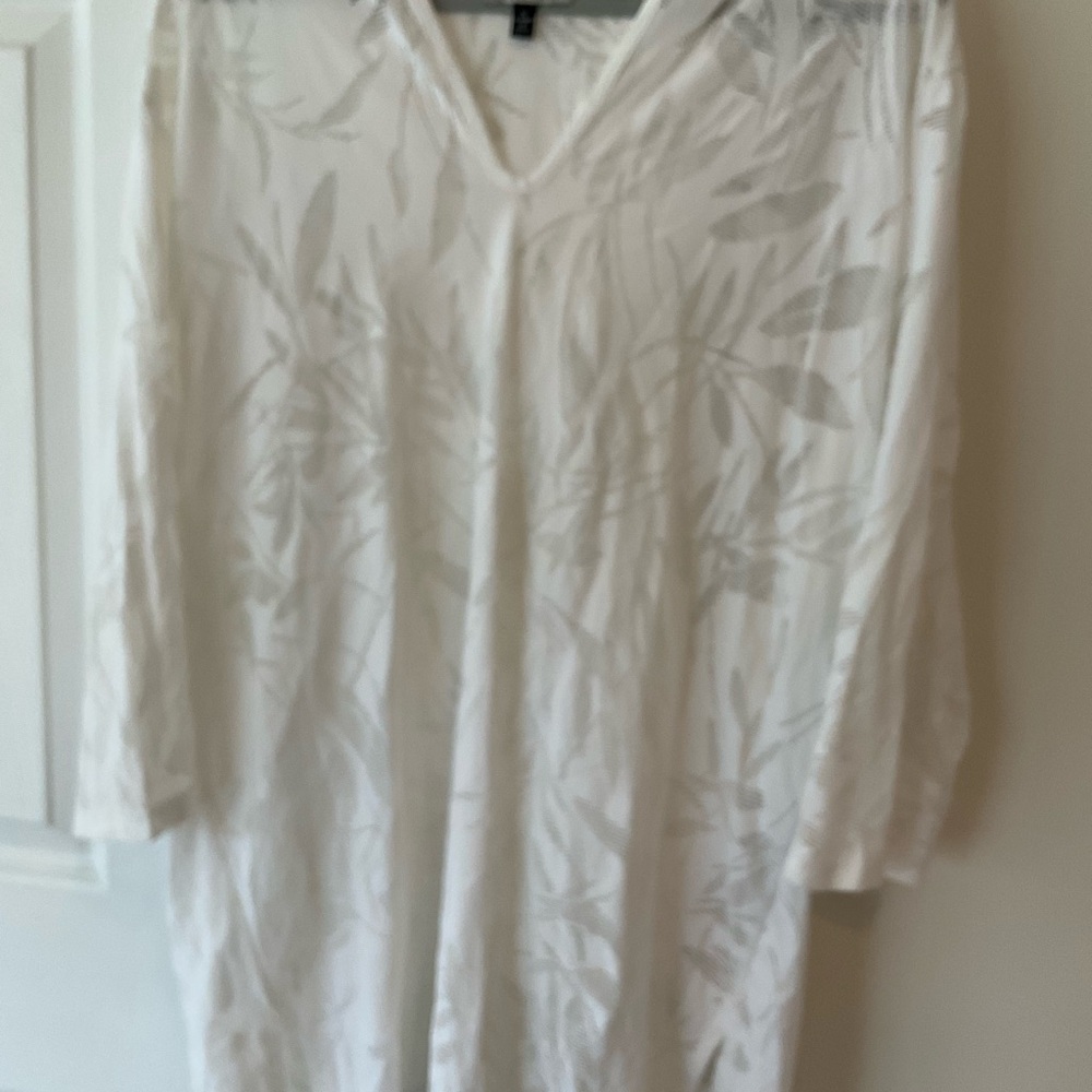 Chic White Leaf Pattern Women's Tunic - image 3